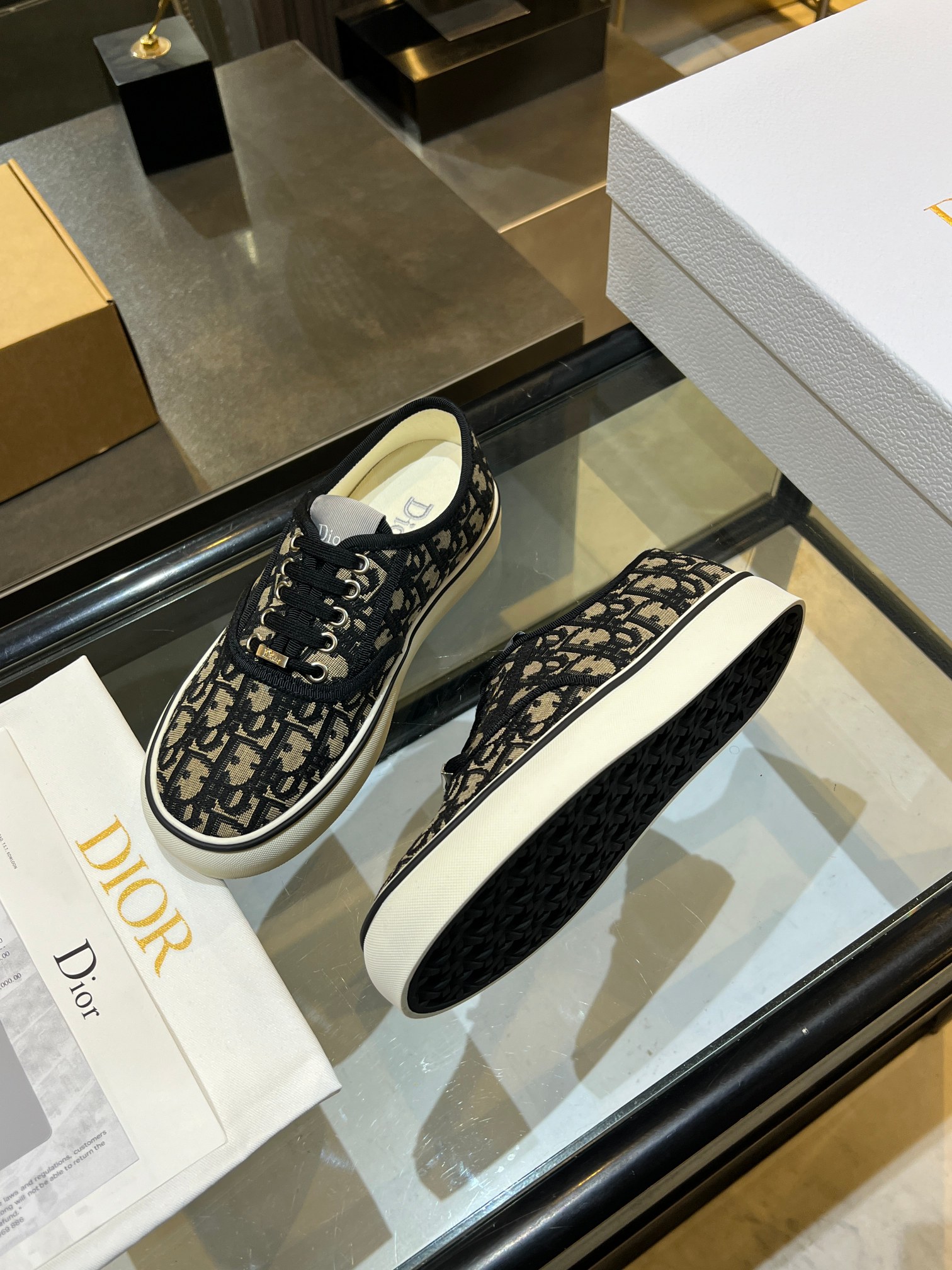 Dior