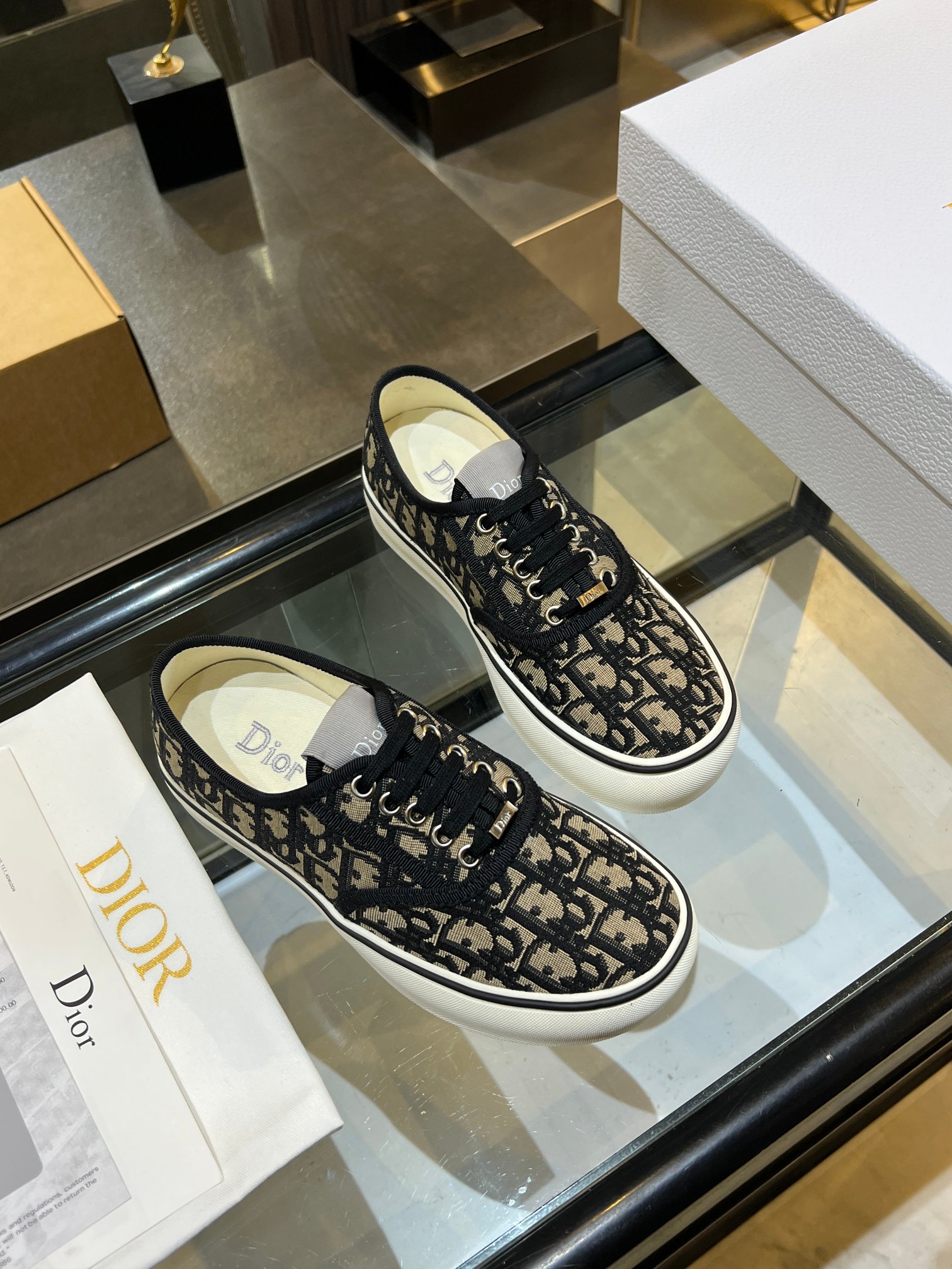 Dior