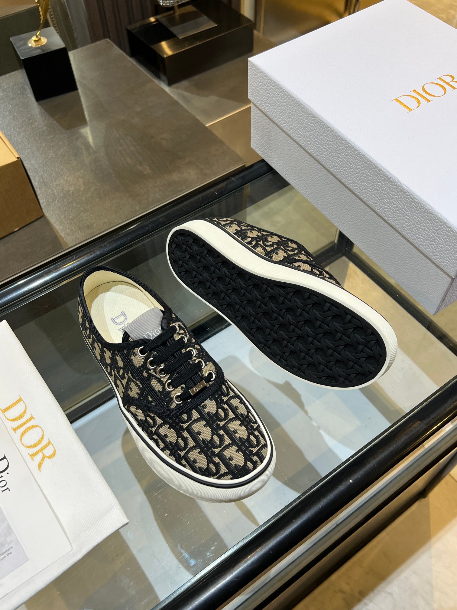Dior