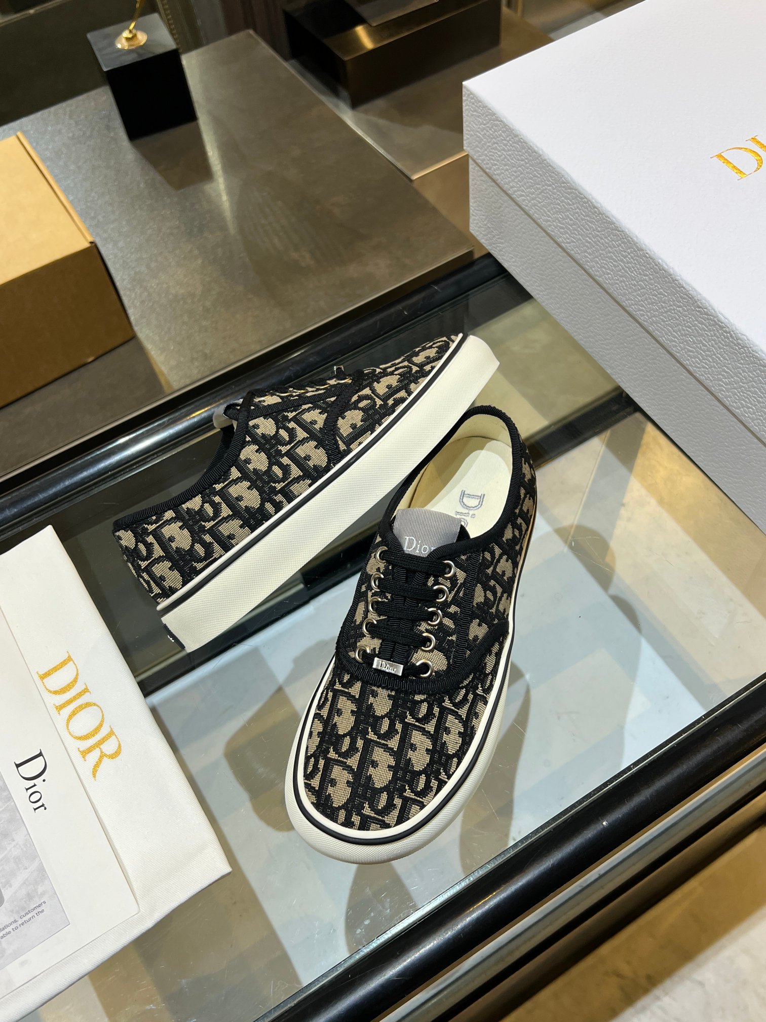Dior