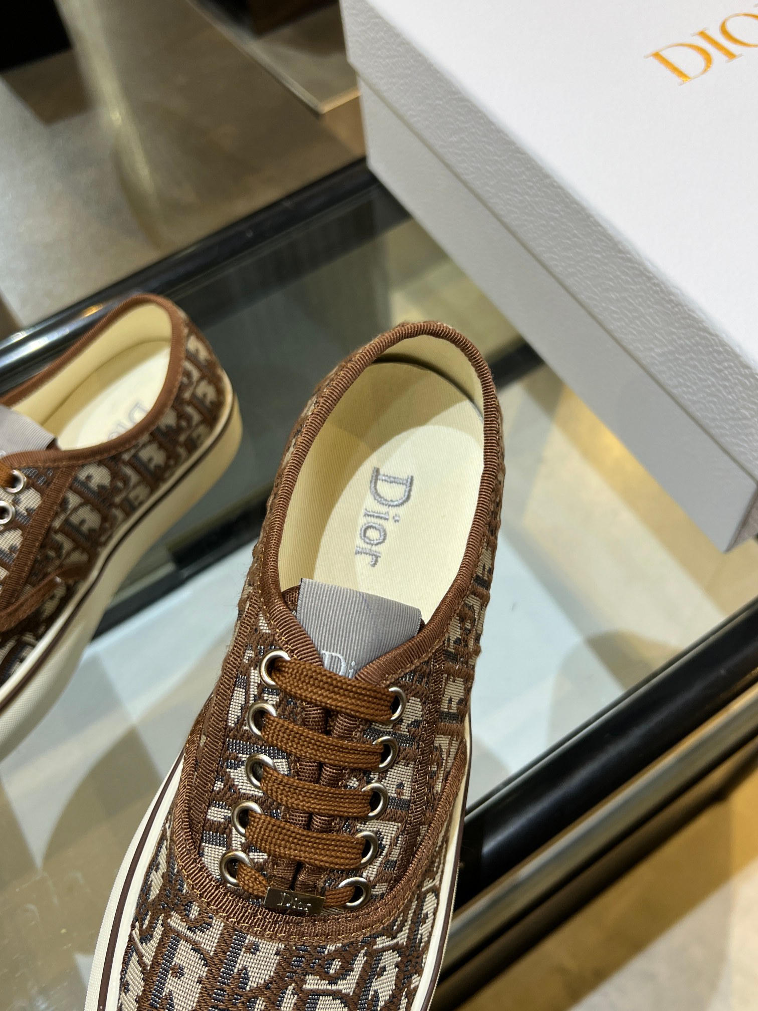 Dior