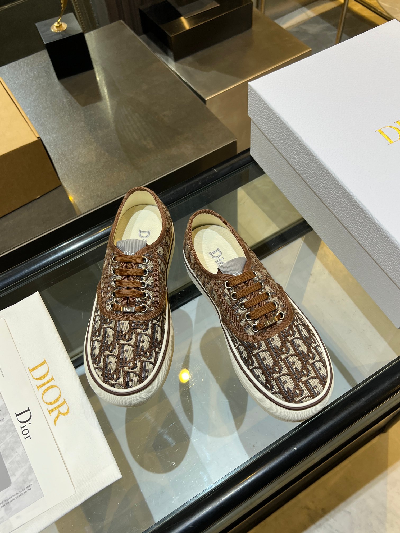 Dior