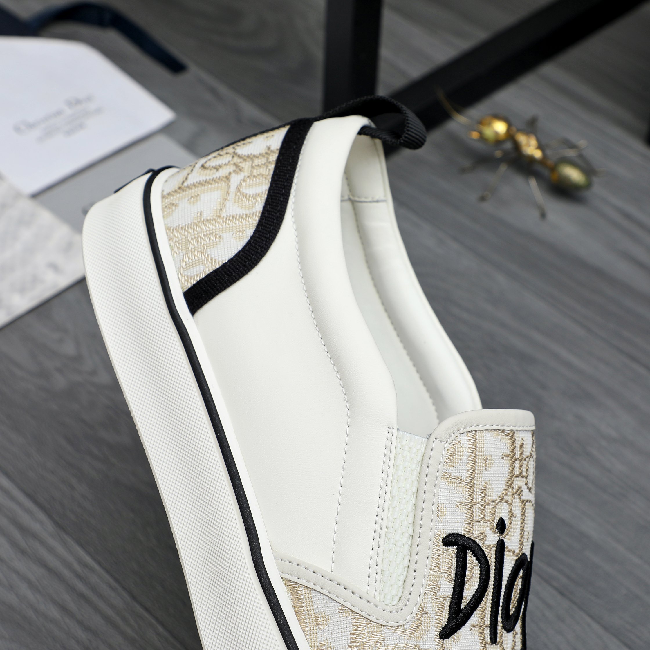 Dior