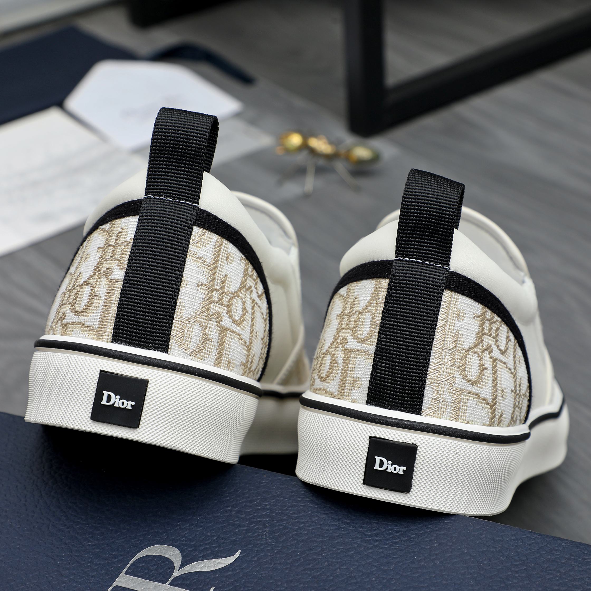 Dior
