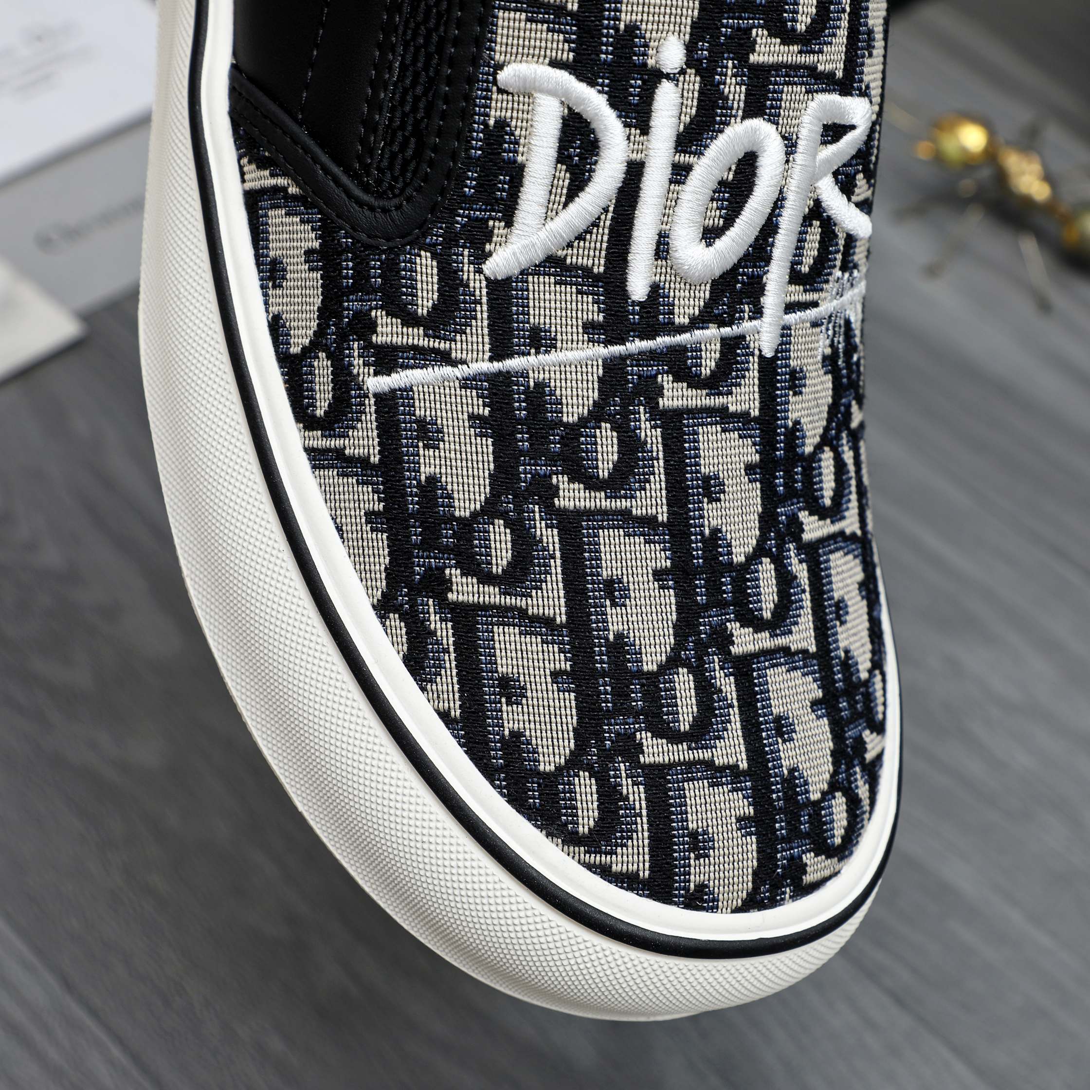Dior