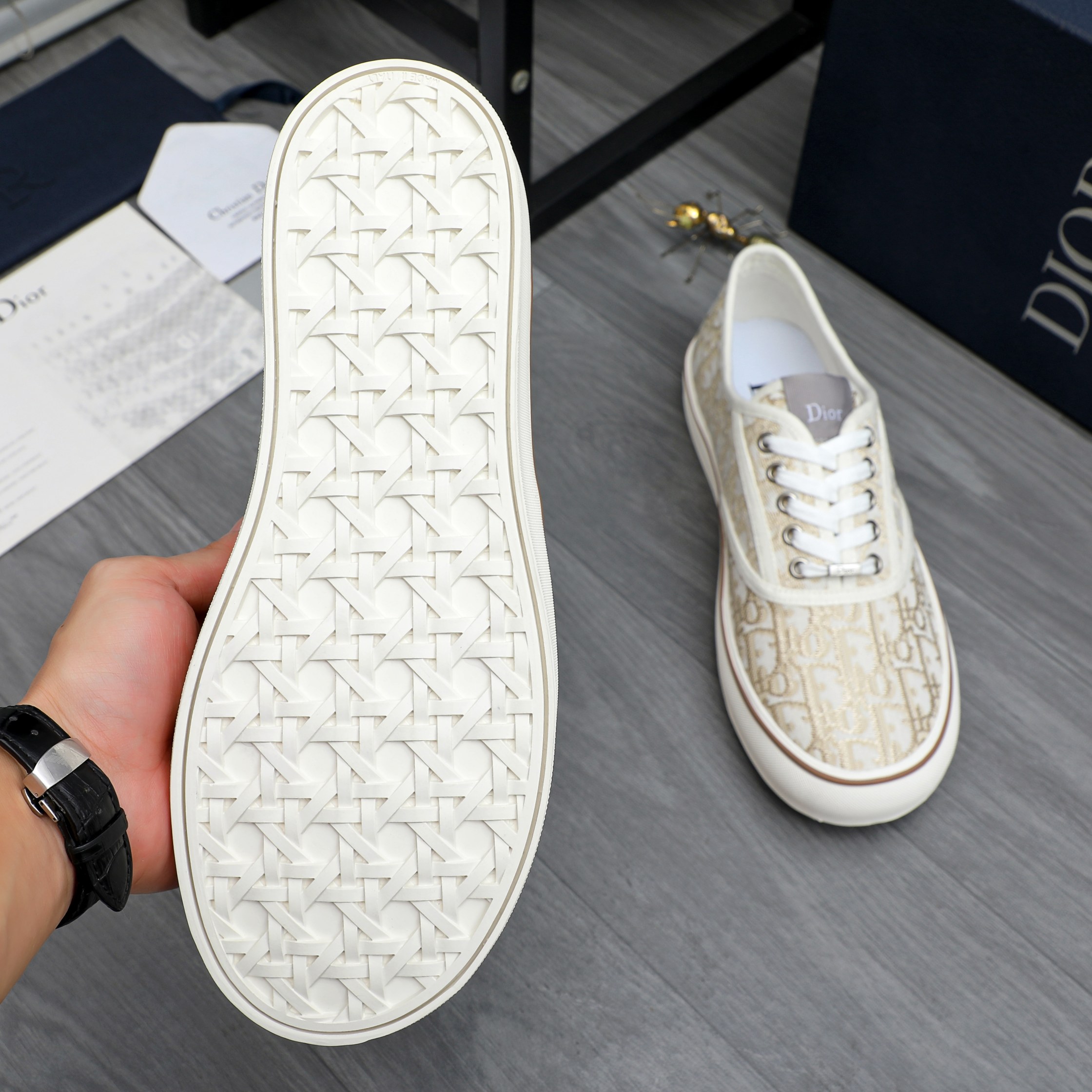 Dior