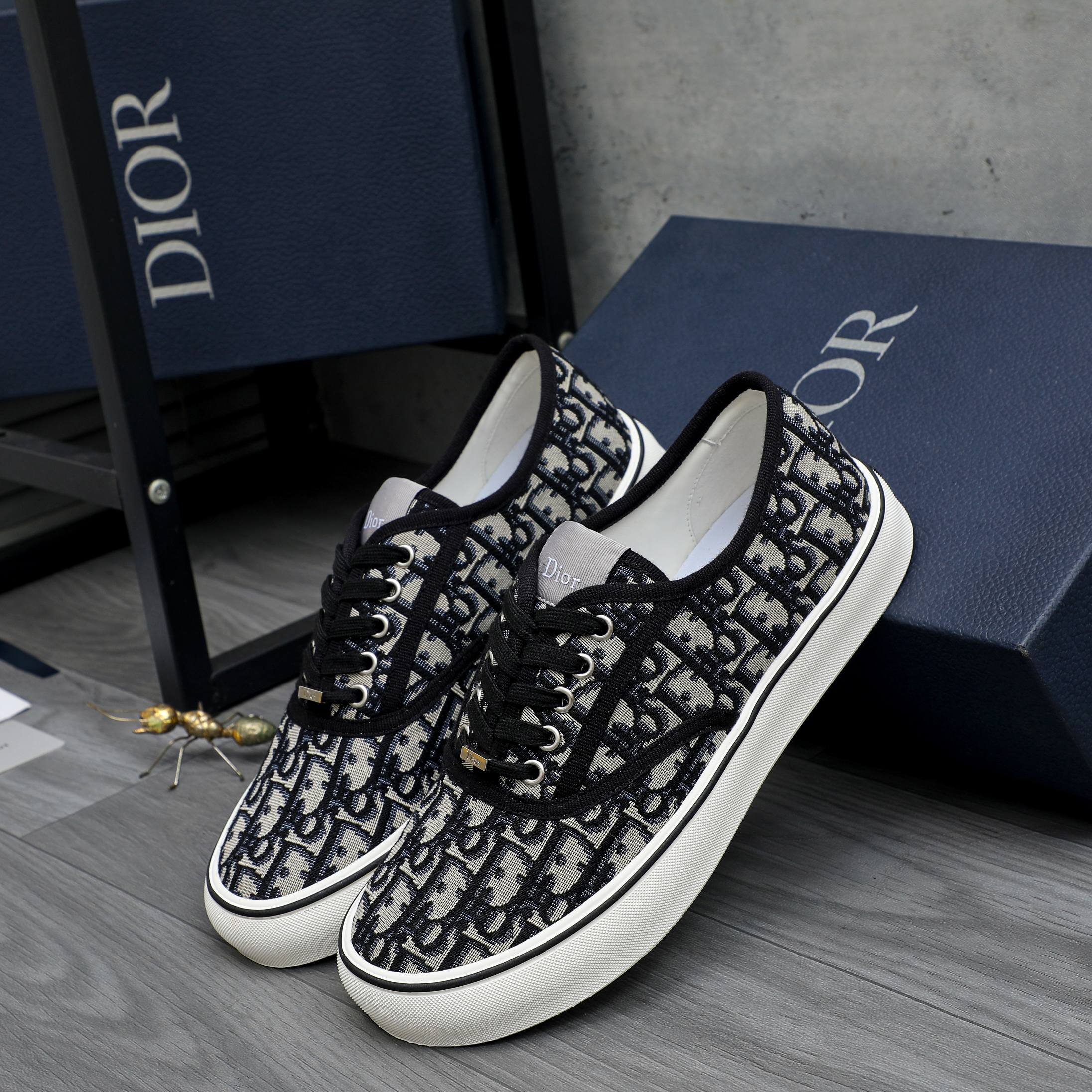 Dior