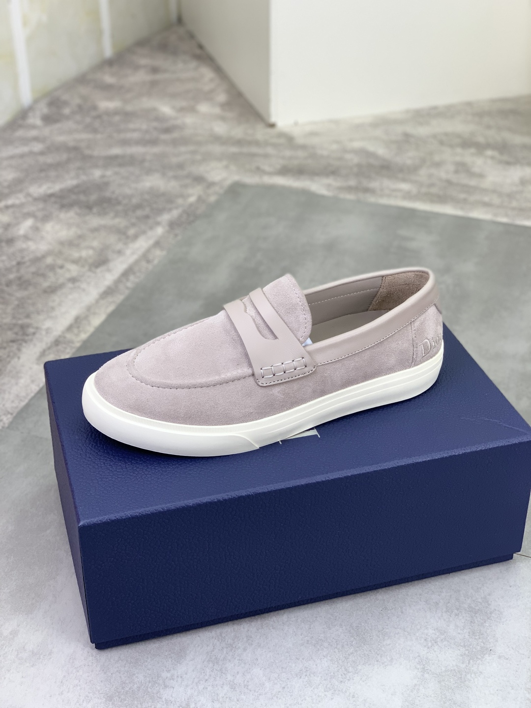 Dior