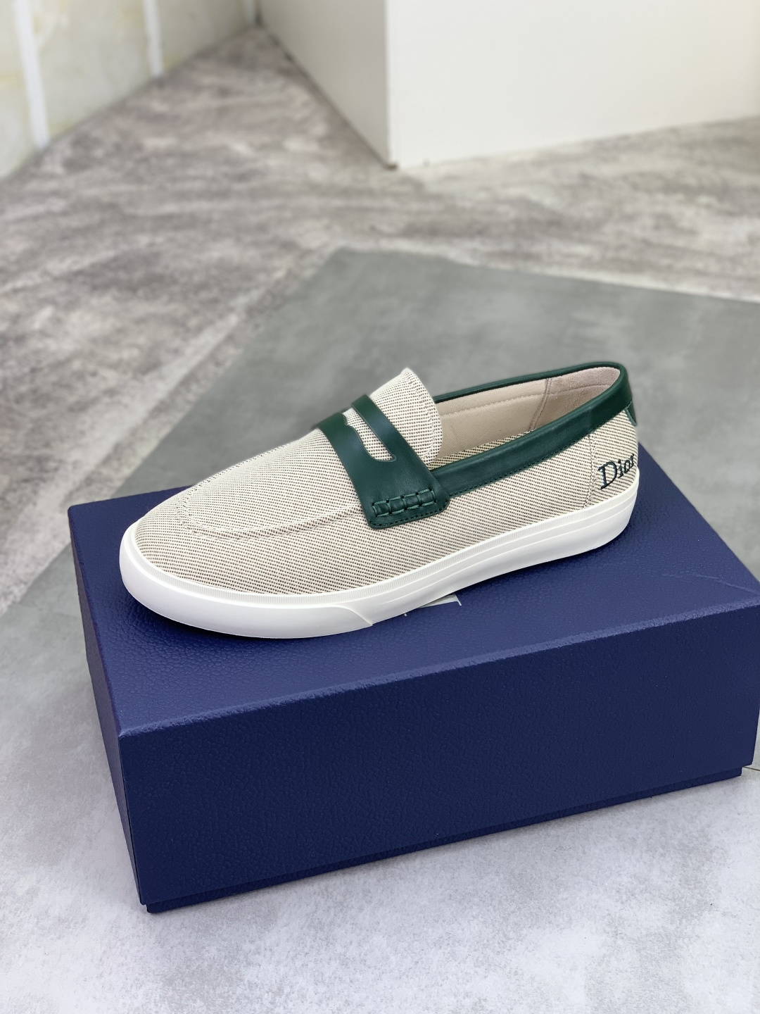 Dior