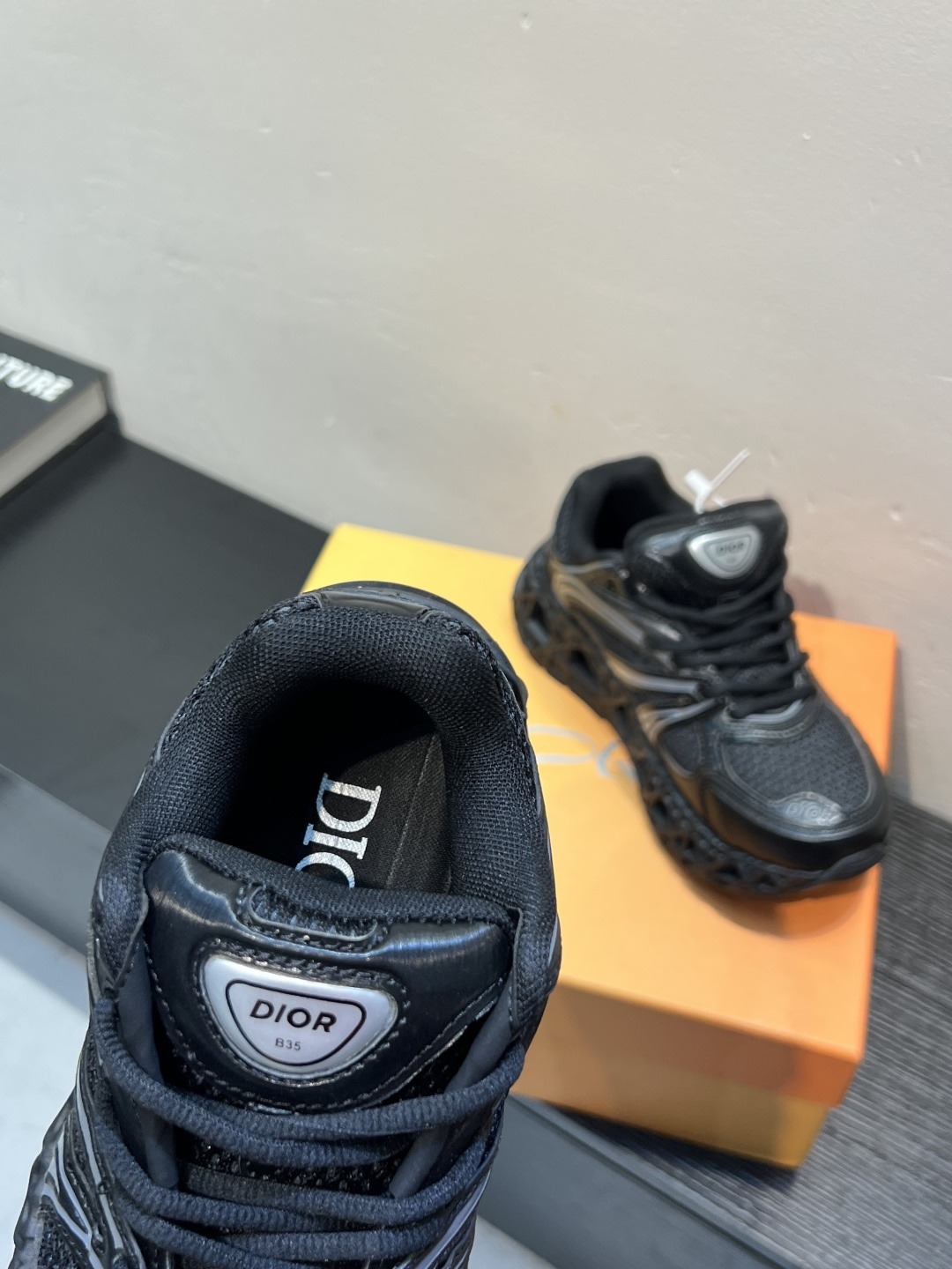 Dior