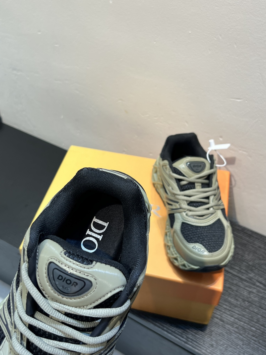 Dior