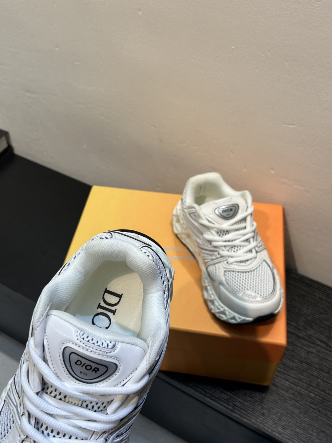 Dior