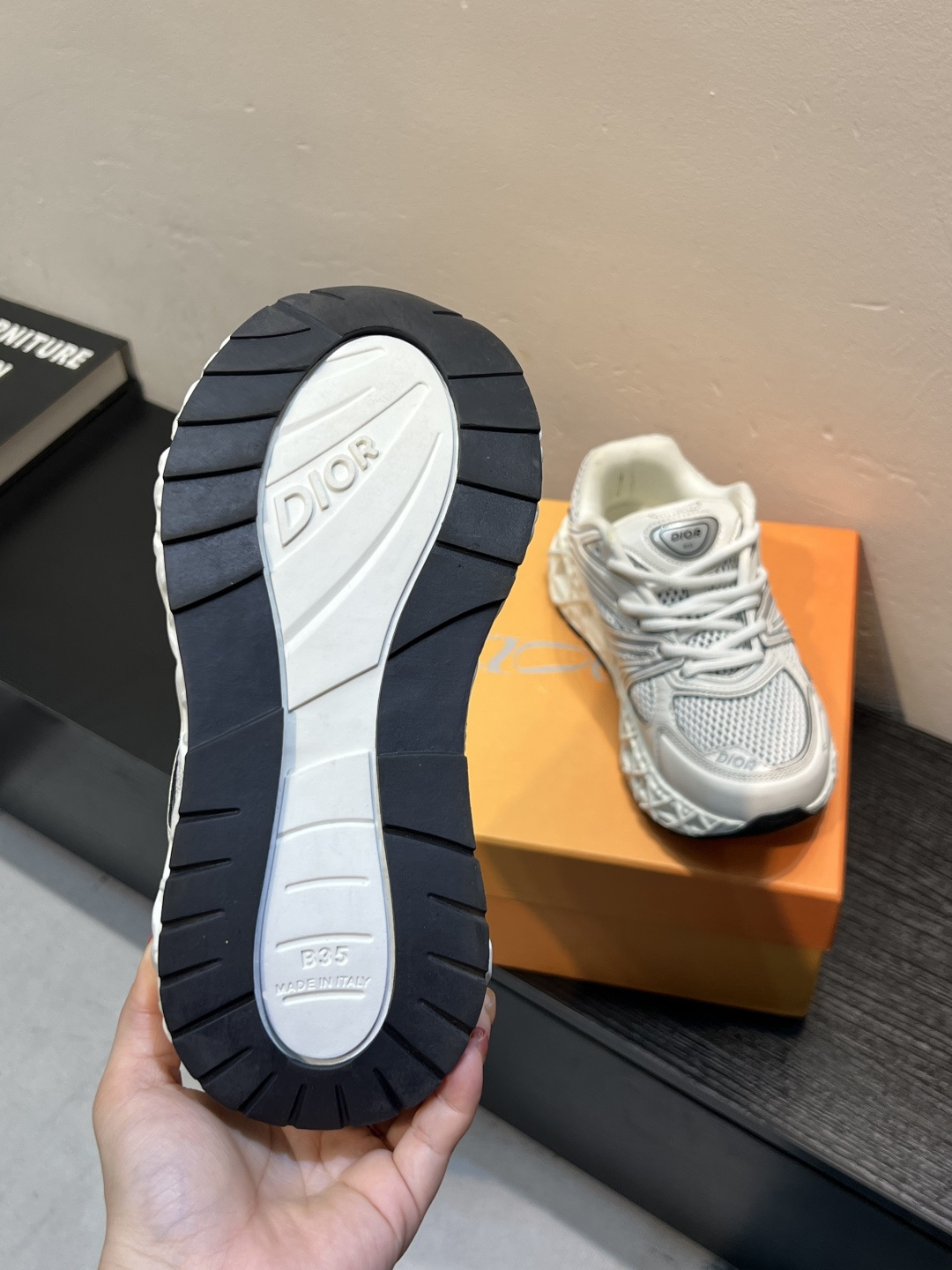 Dior