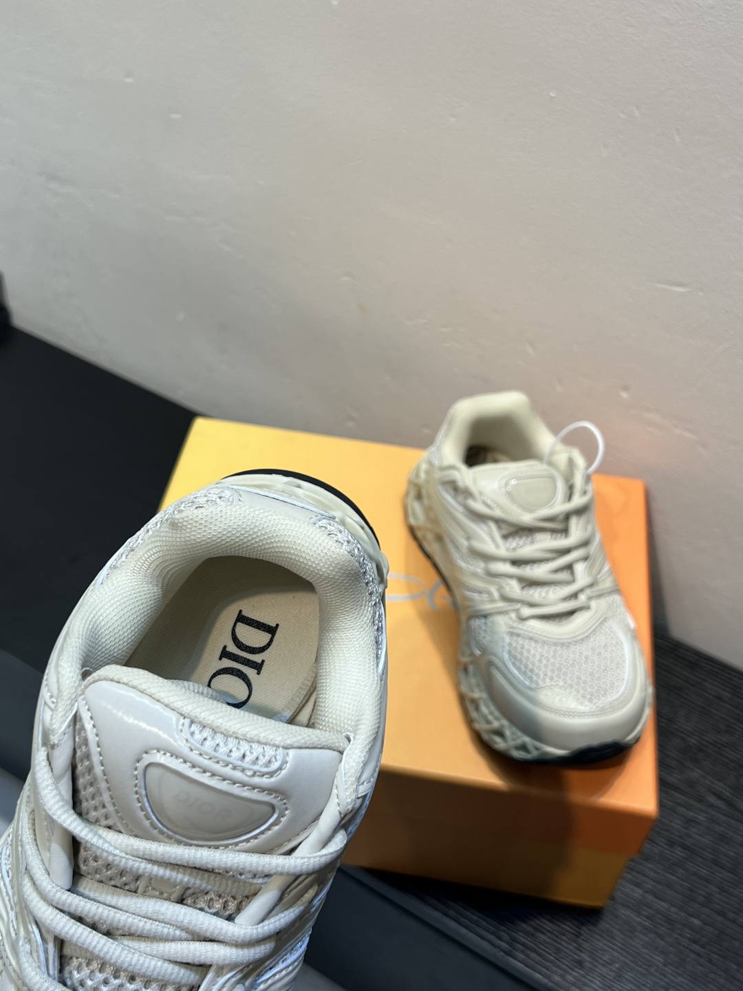 Dior