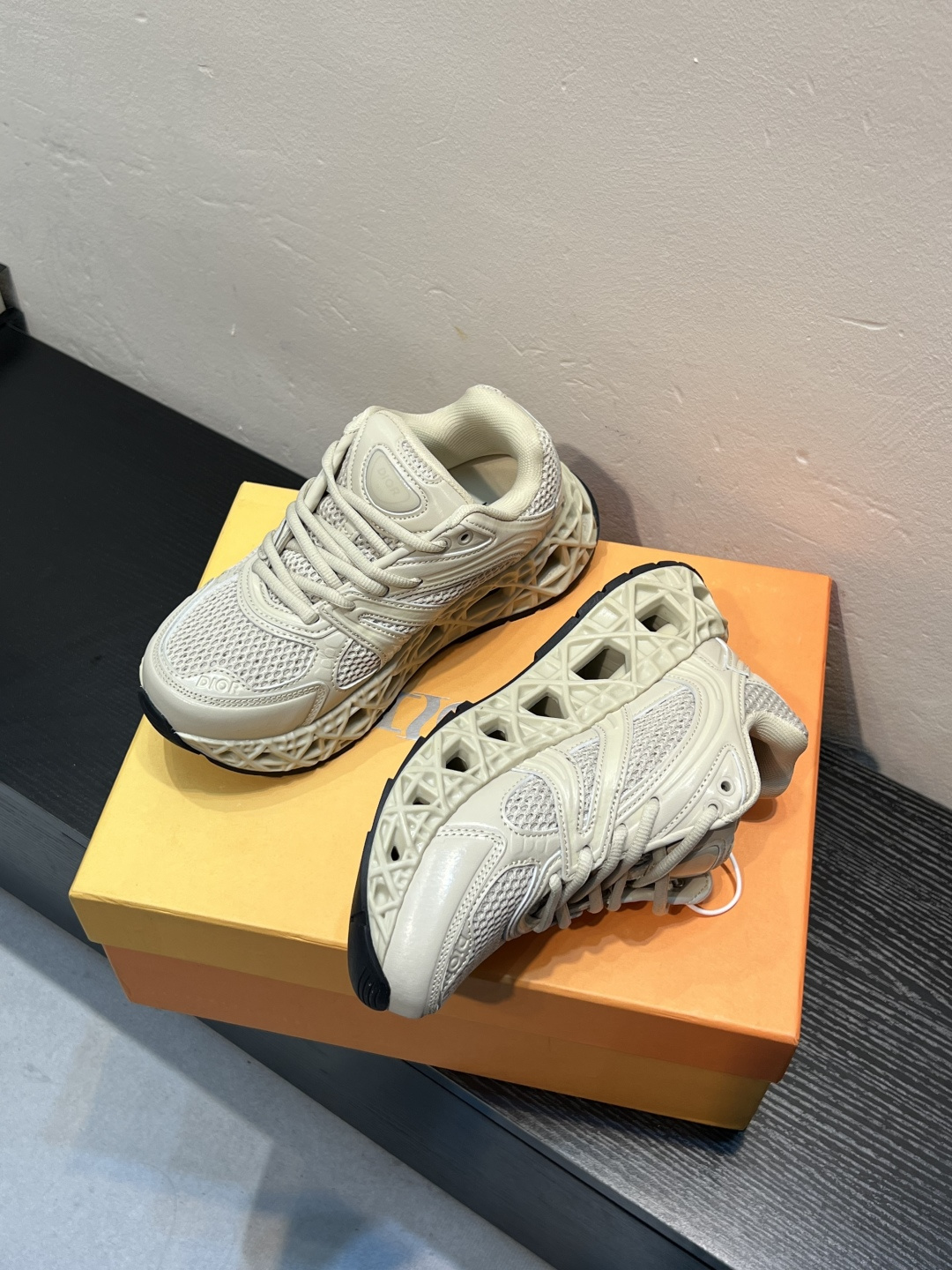 Dior