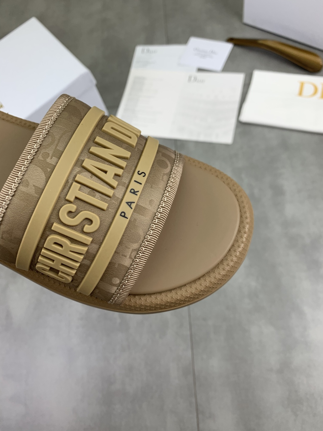 Dior