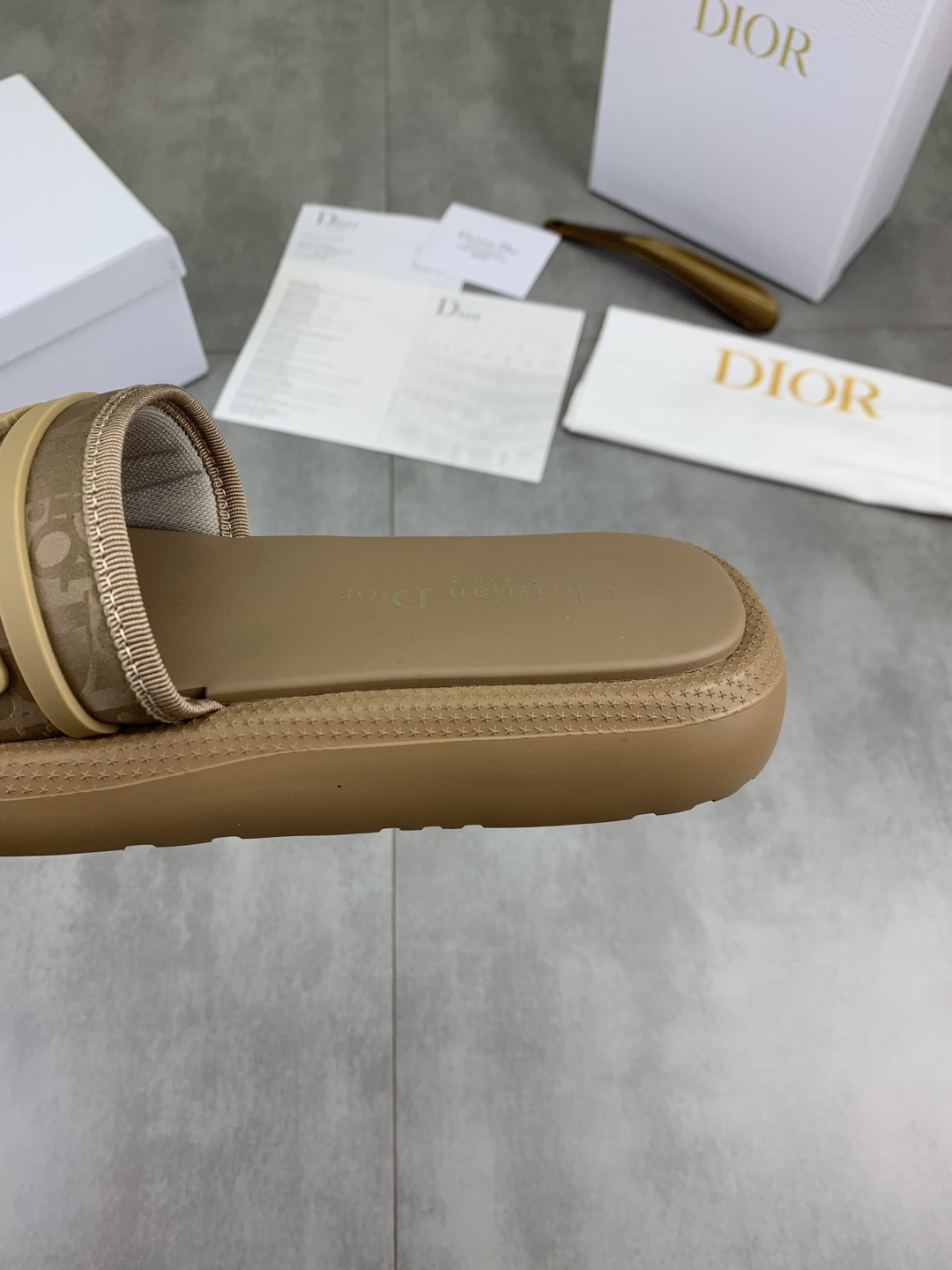 Dior