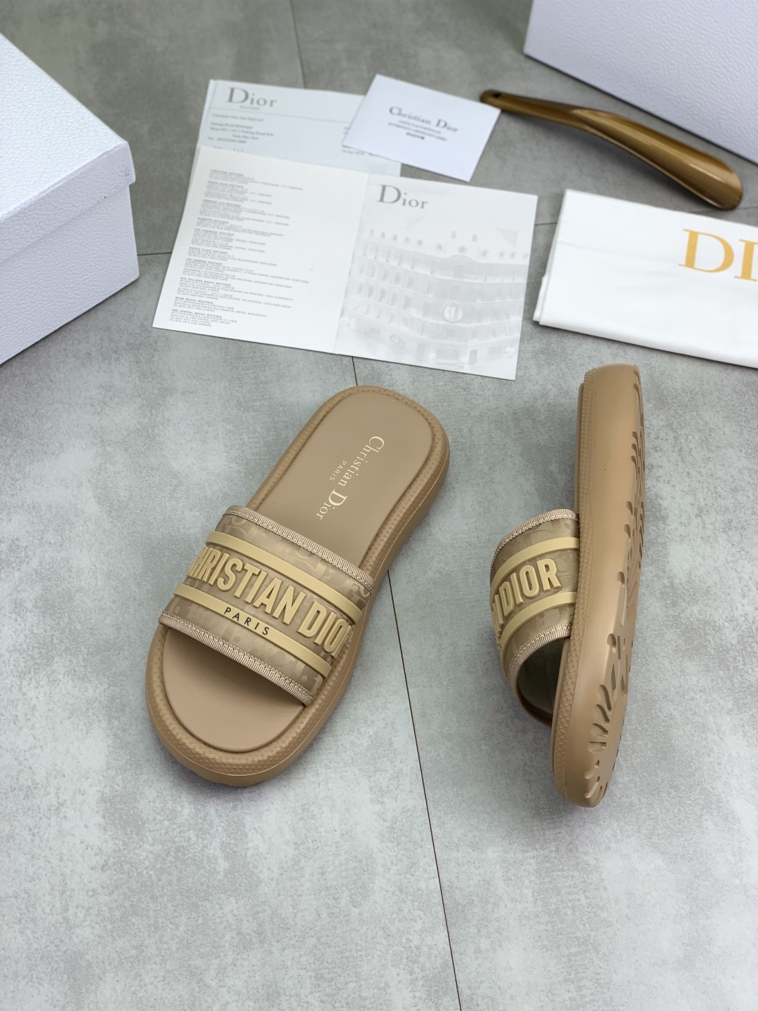 Dior