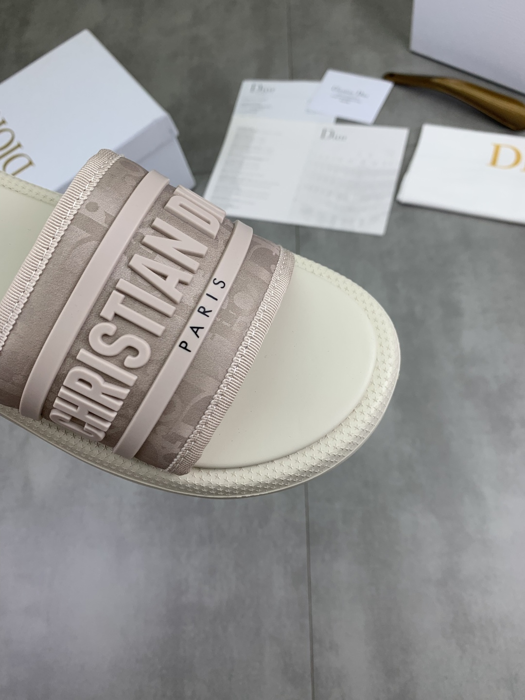 Dior