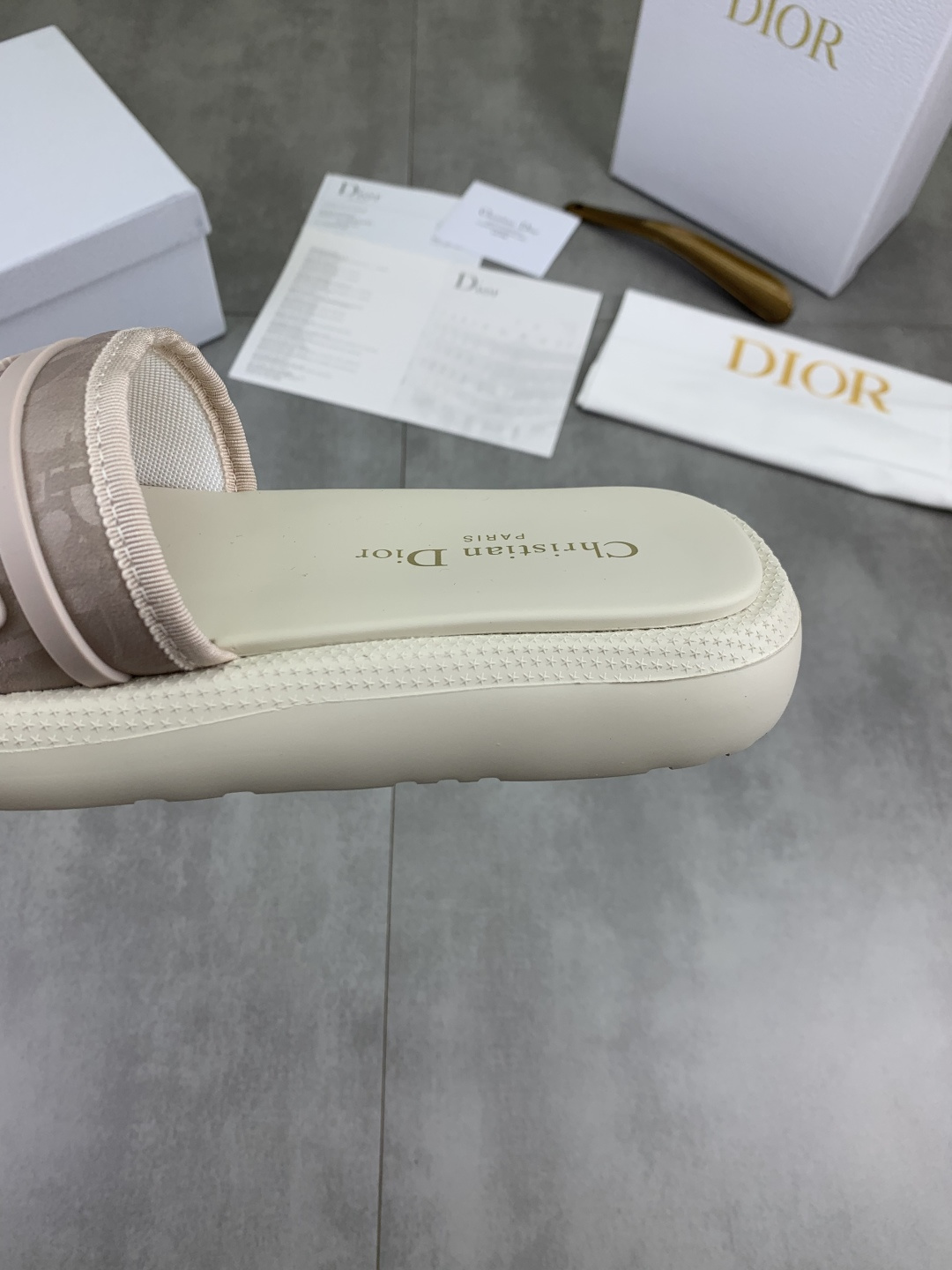 Dior
