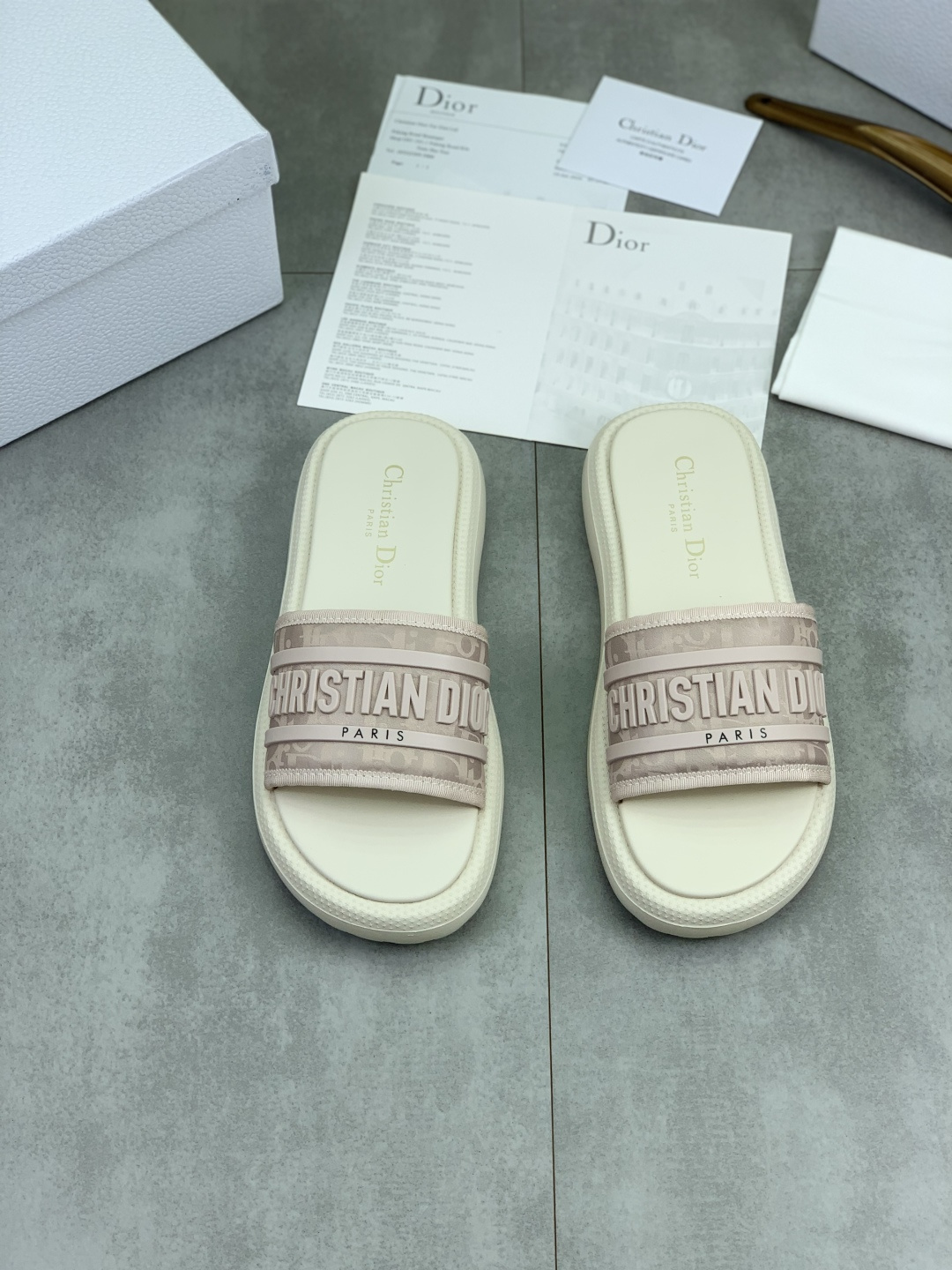 Dior