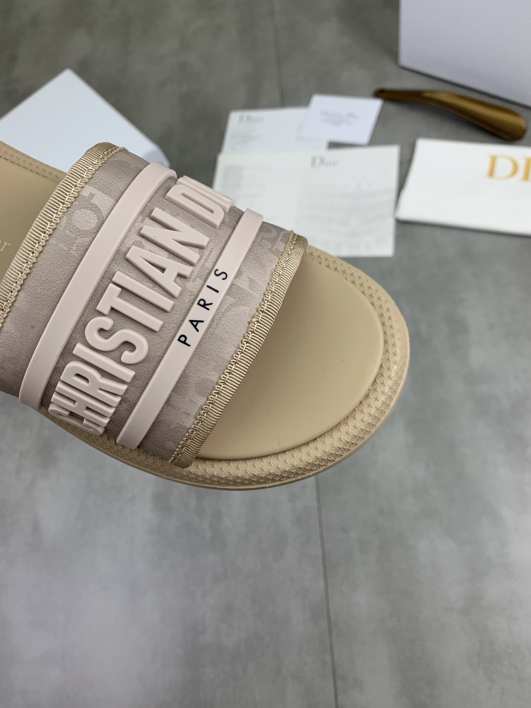 Dior