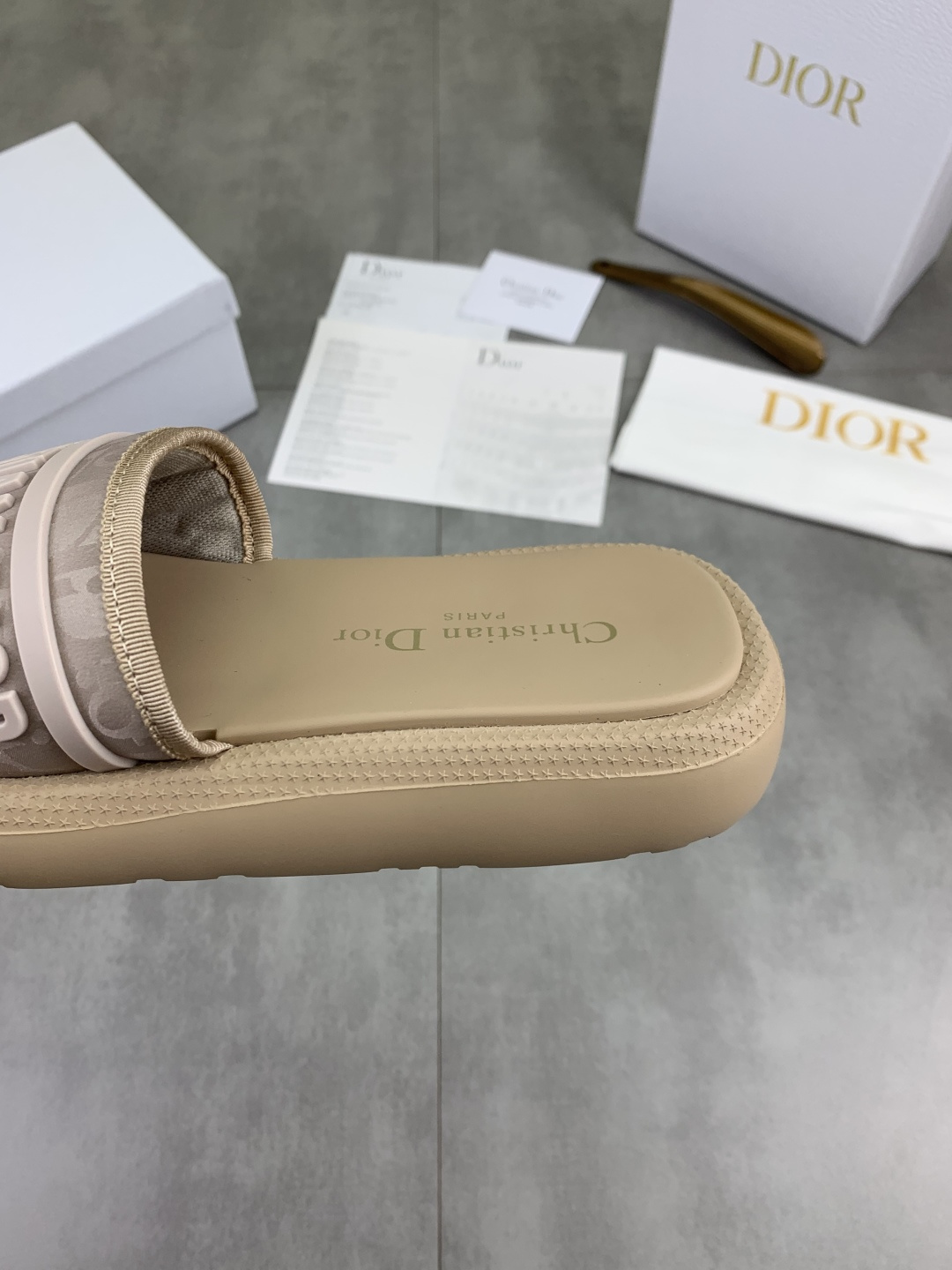 Dior