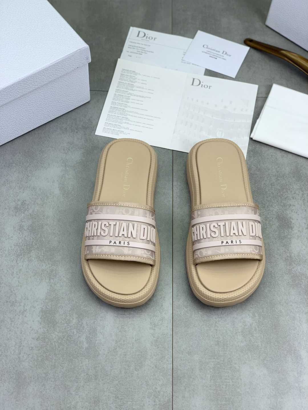 Dior