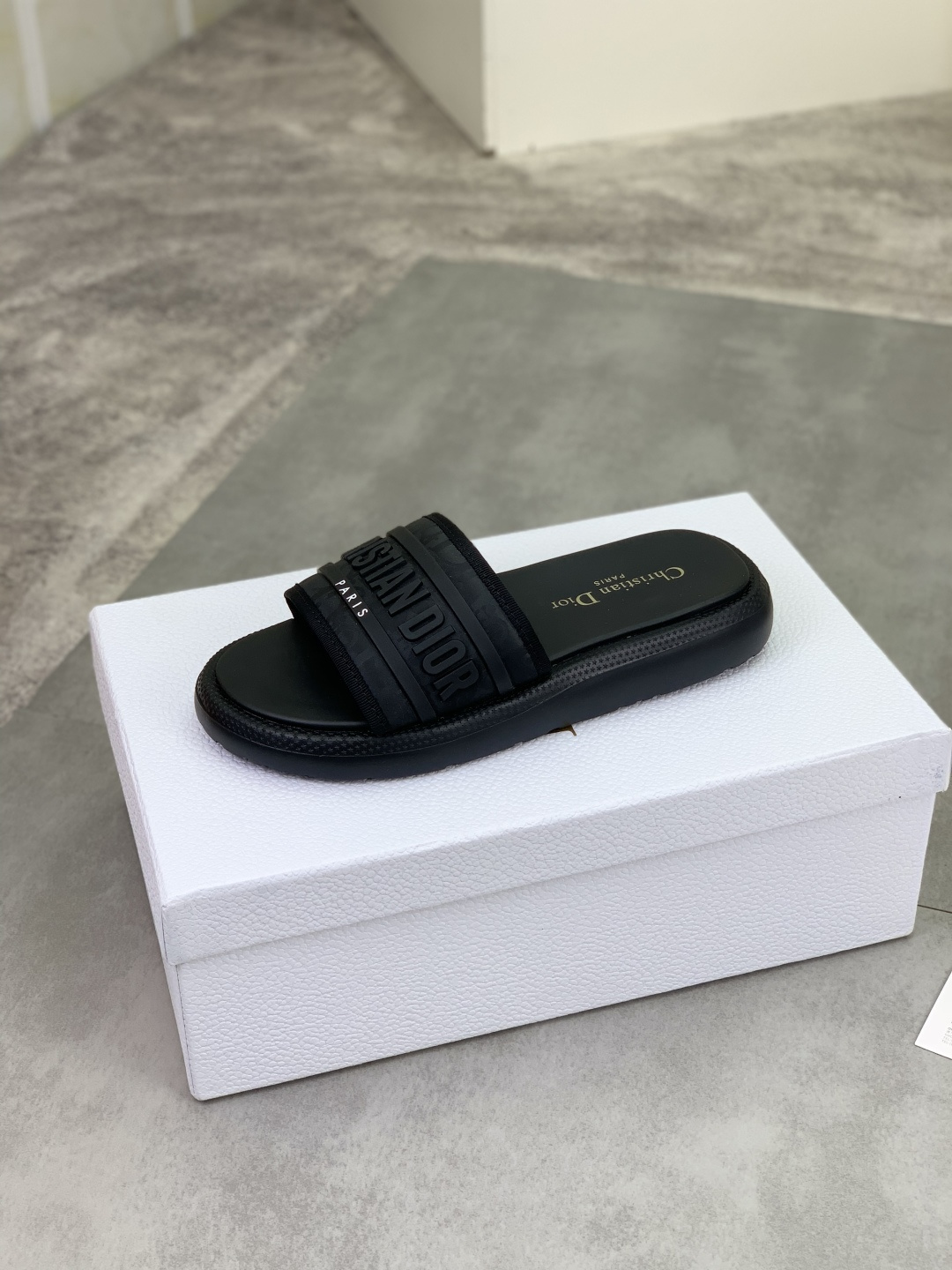 Dior
