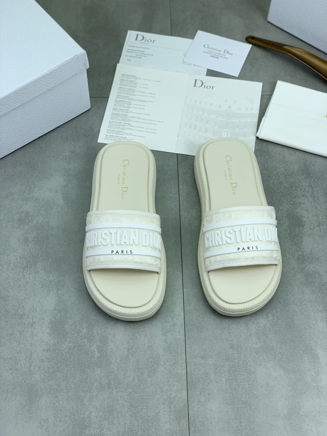 Dior