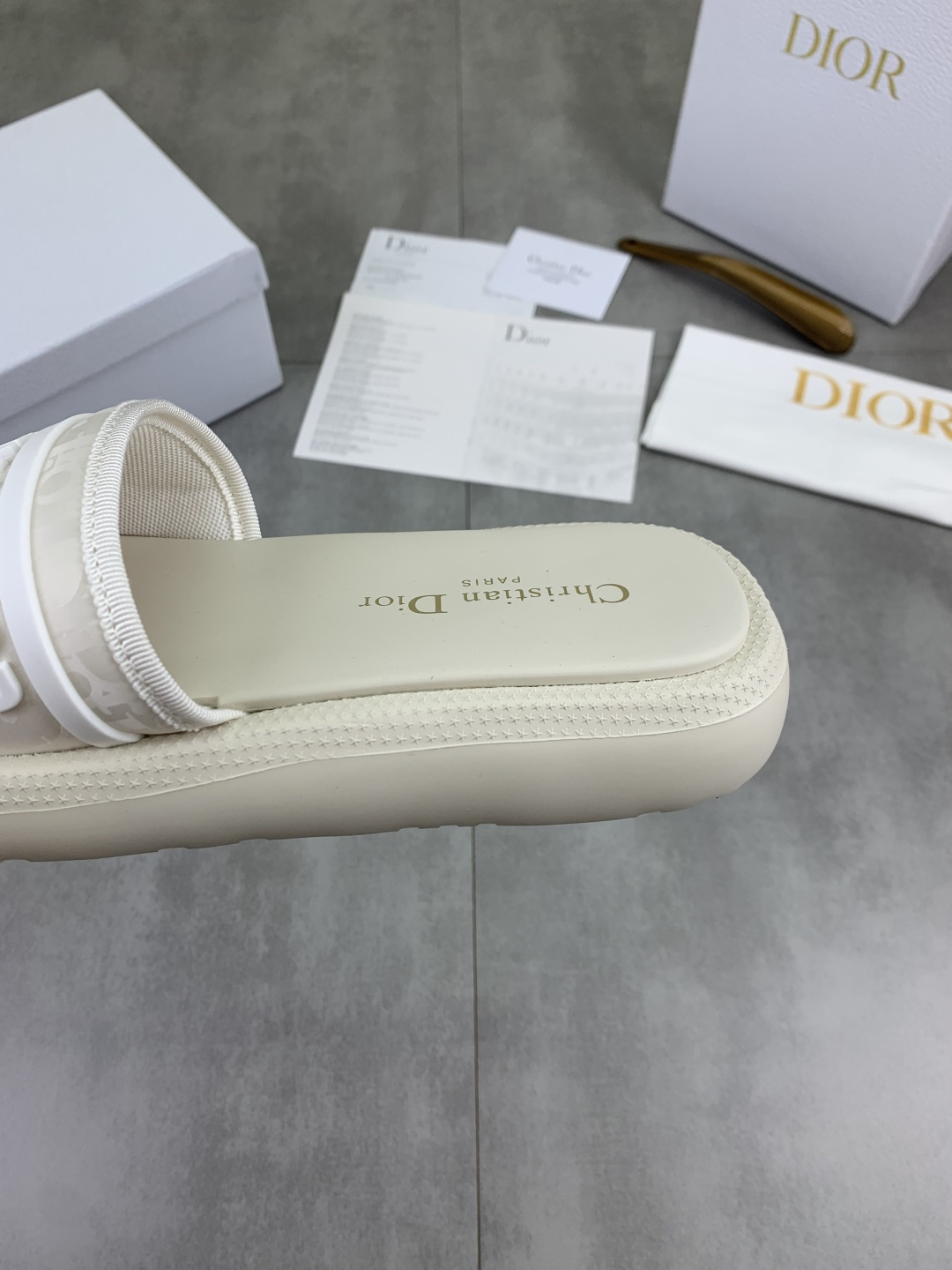 Dior