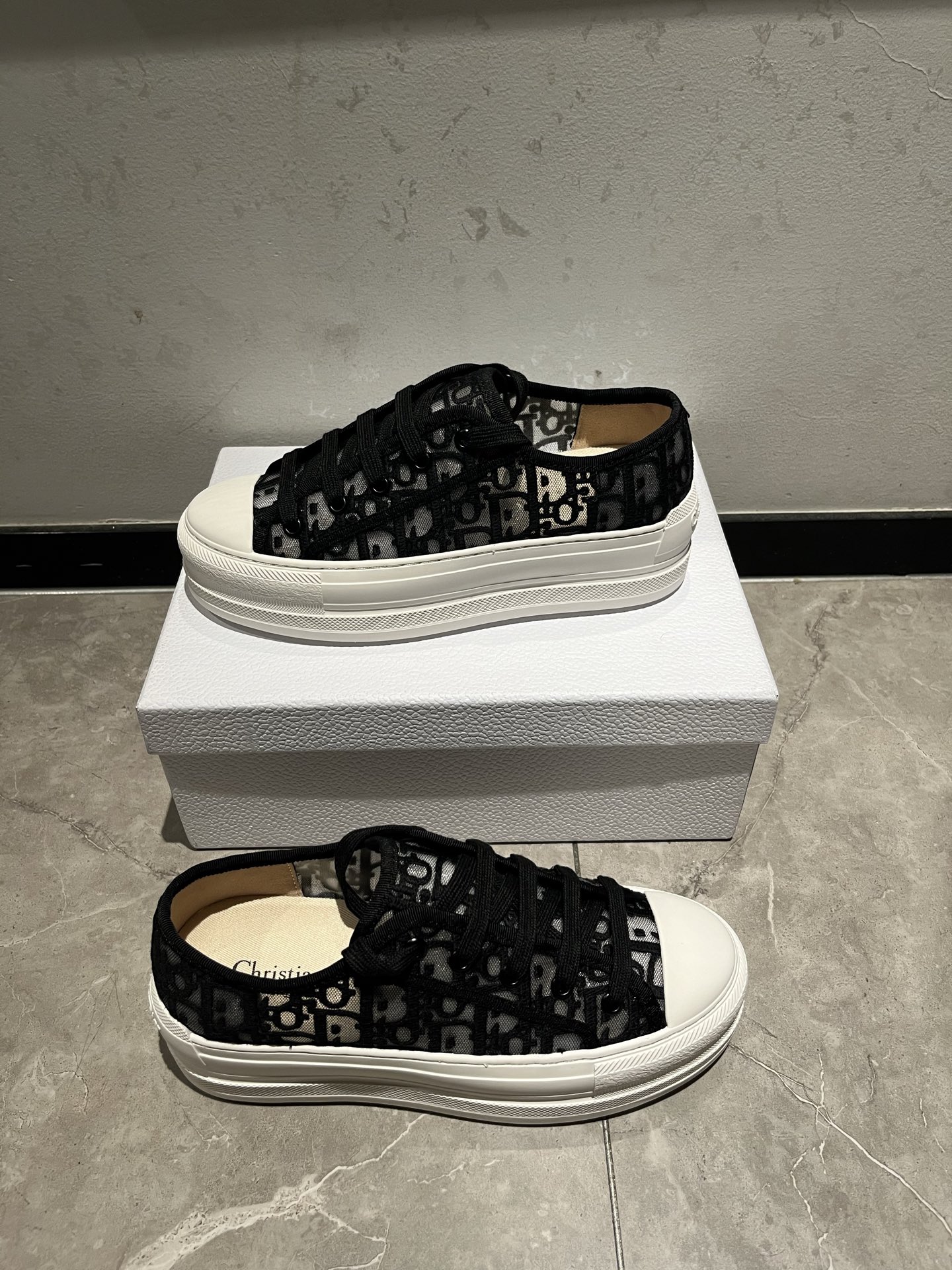 Dior