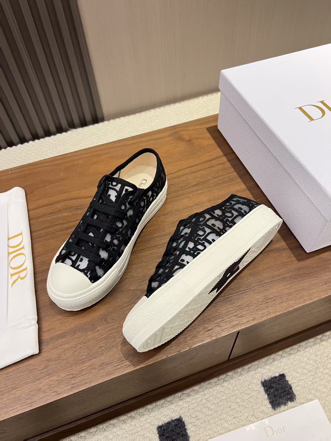 Dior