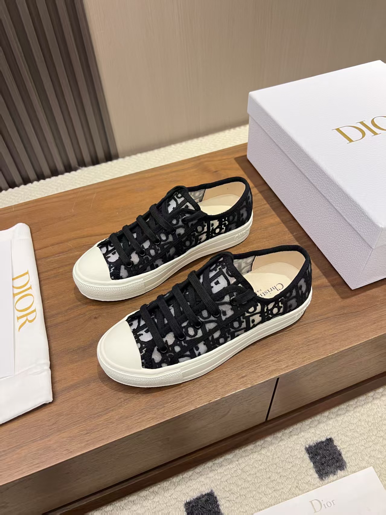 Dior