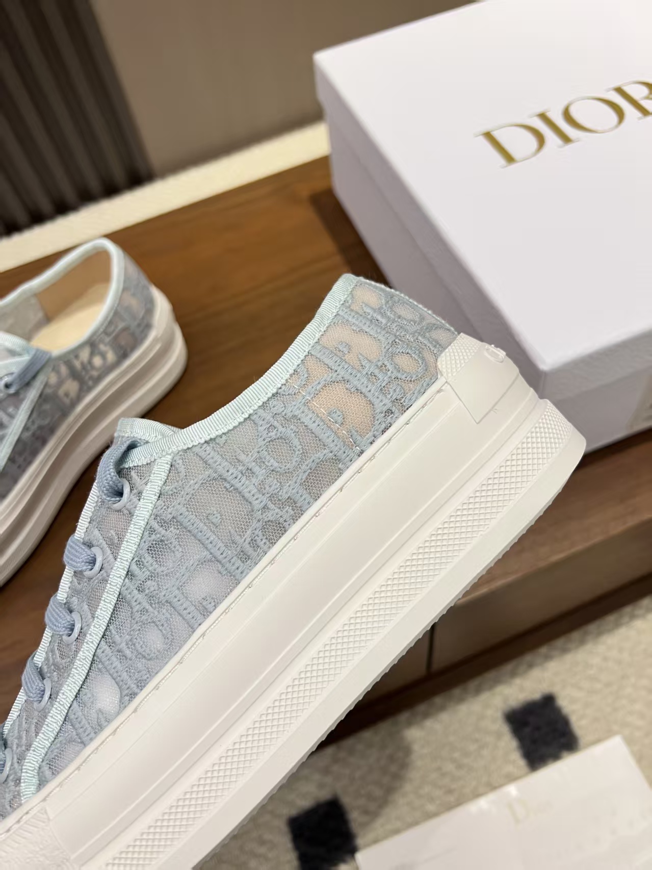 Dior