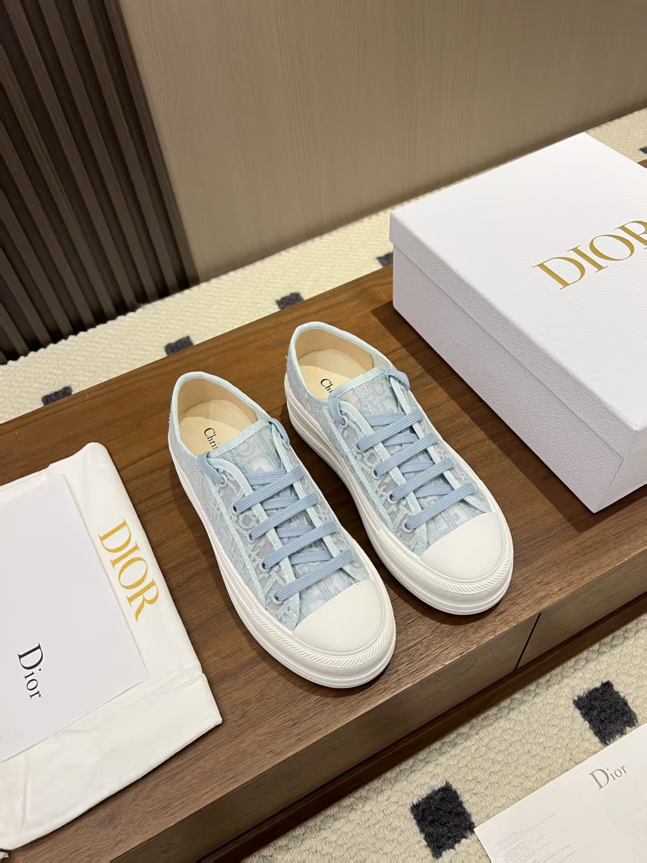 Dior