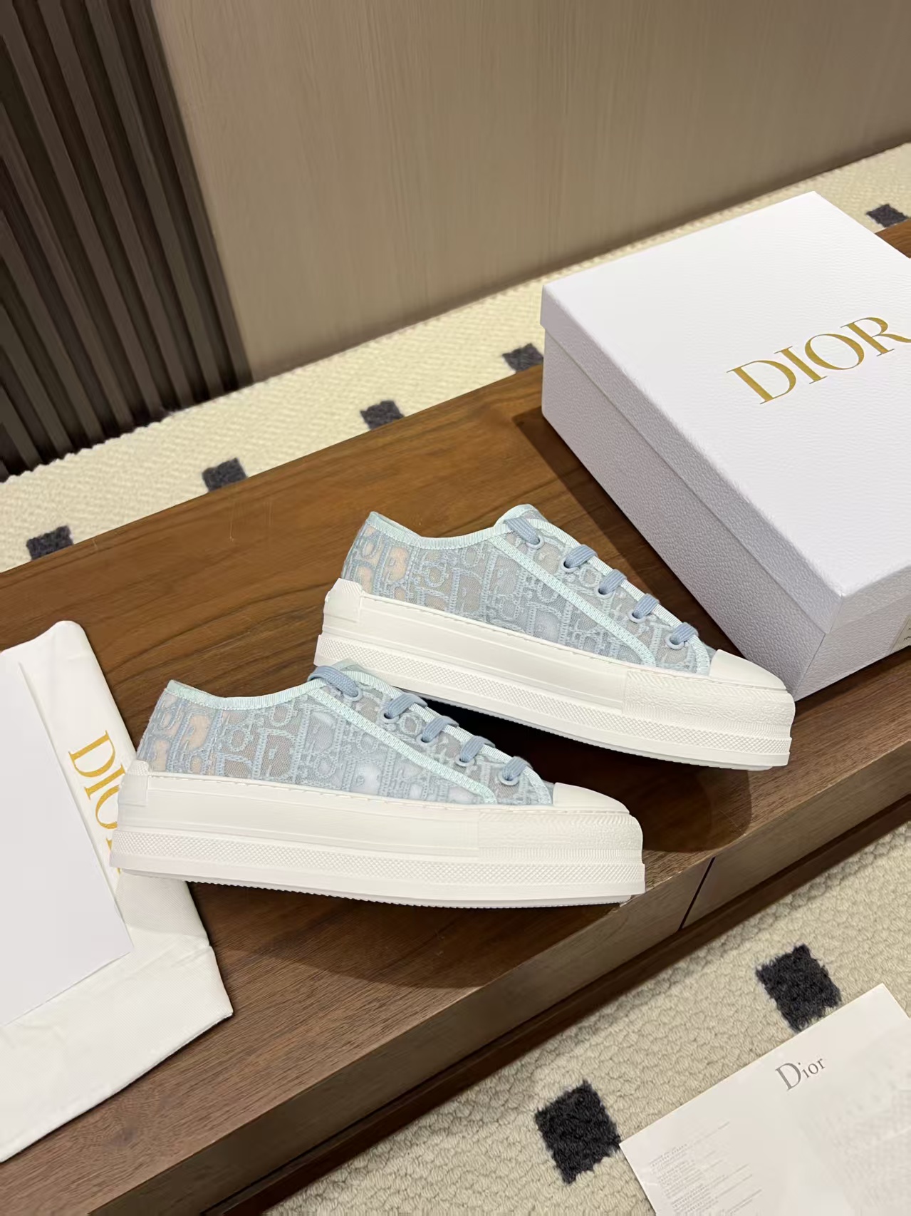 Dior