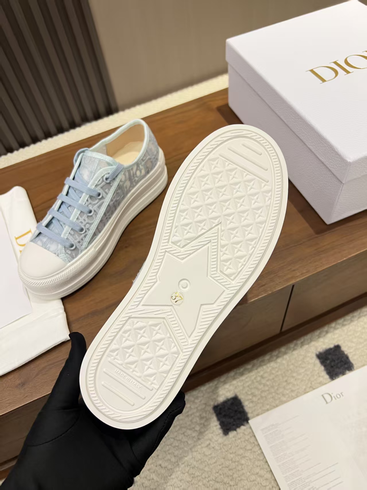 Dior