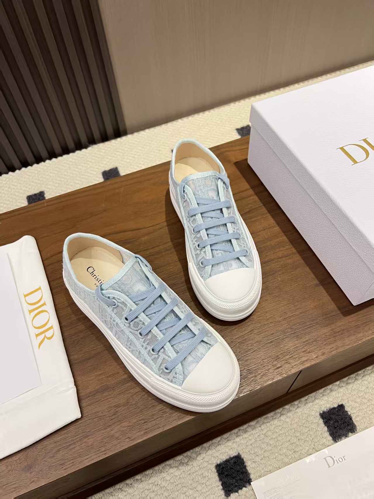 Dior