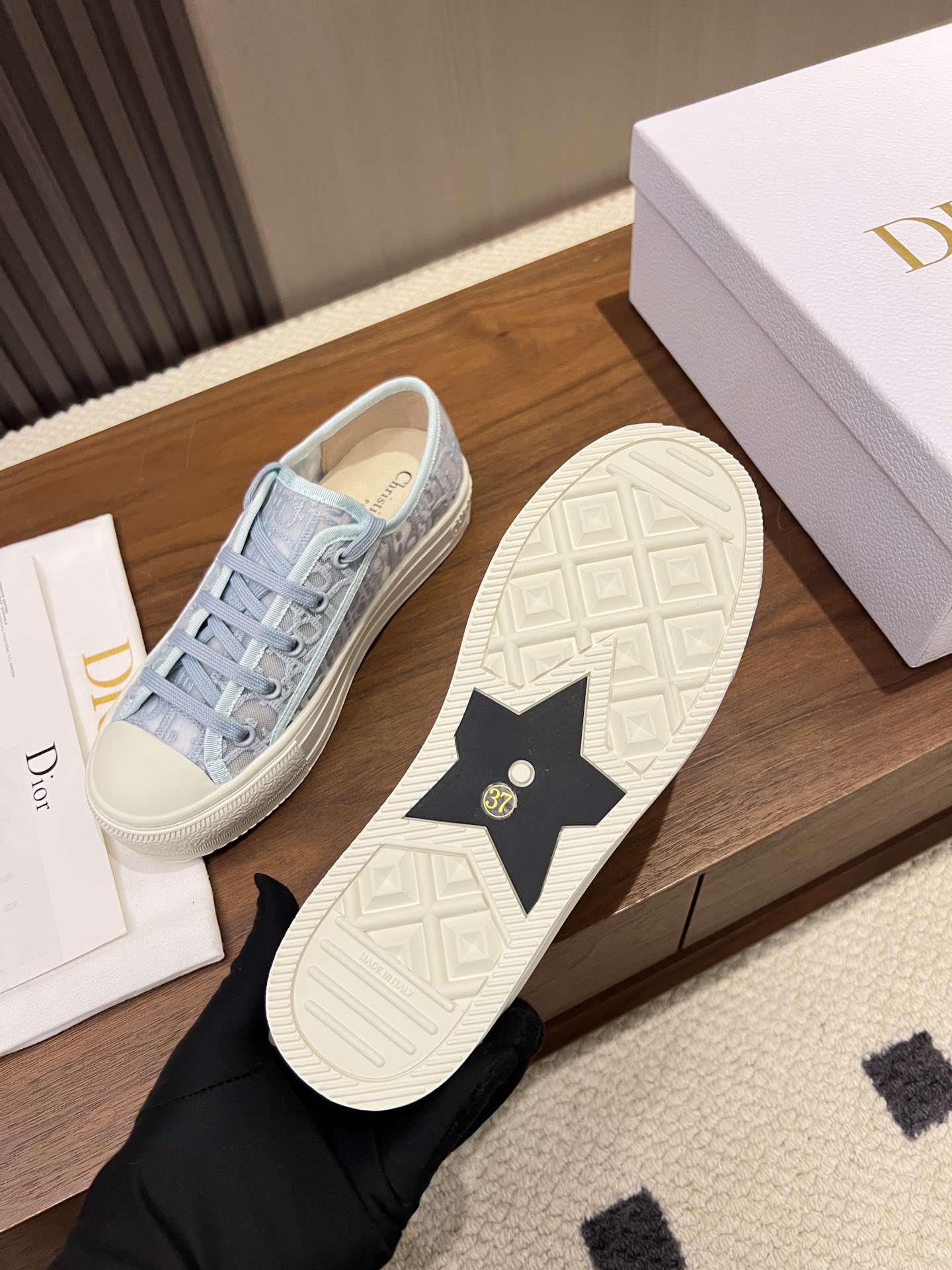Dior