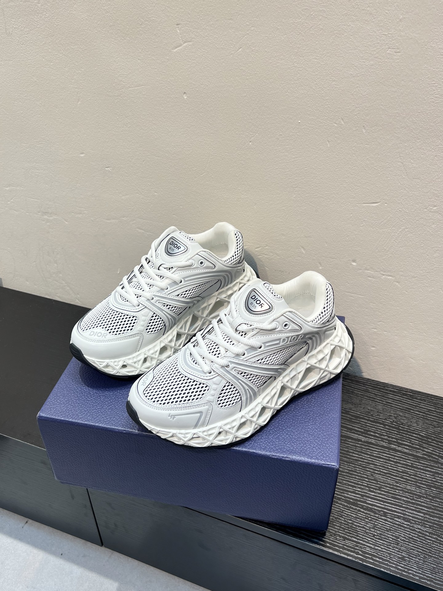 Dior