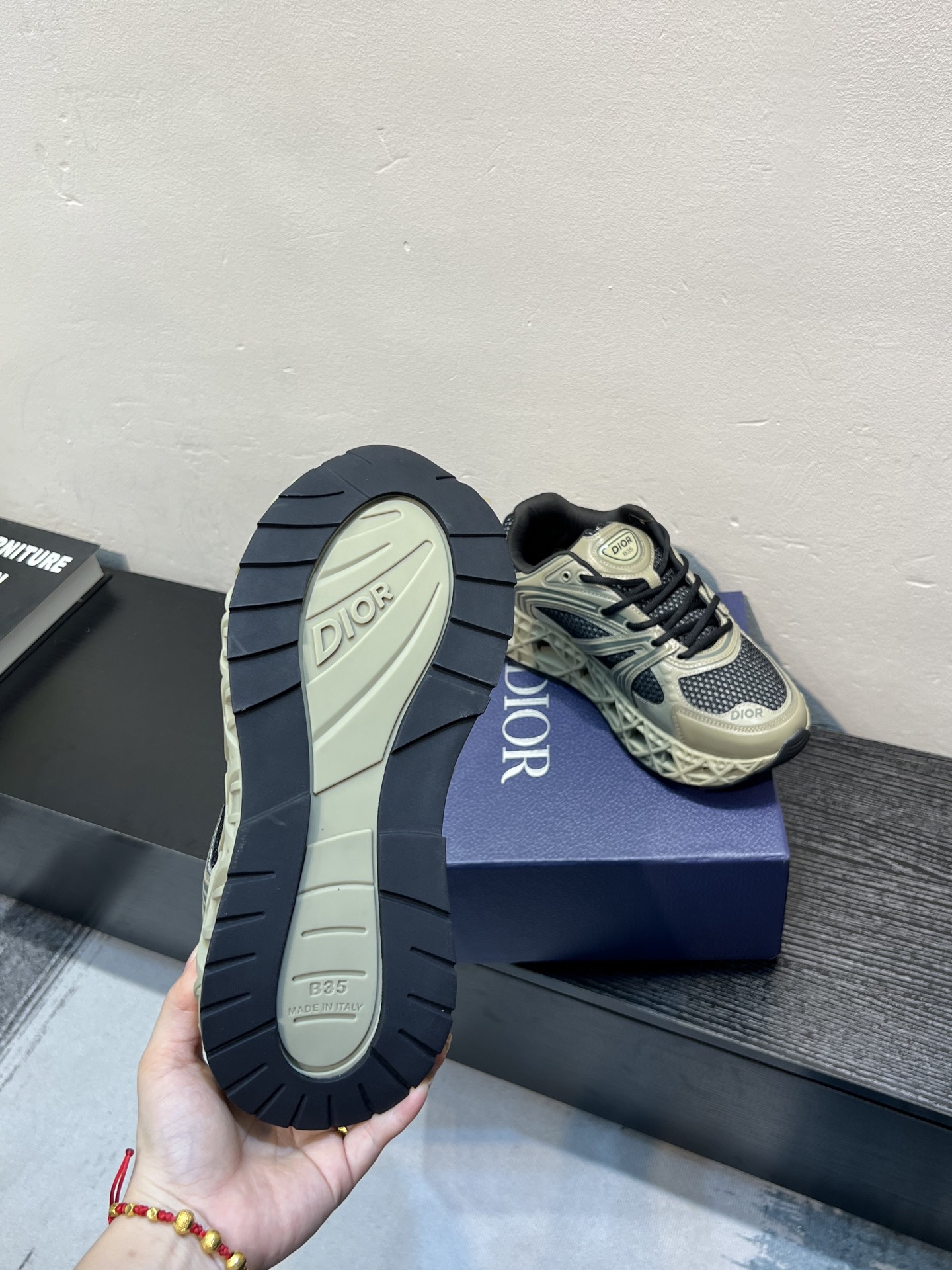 Dior