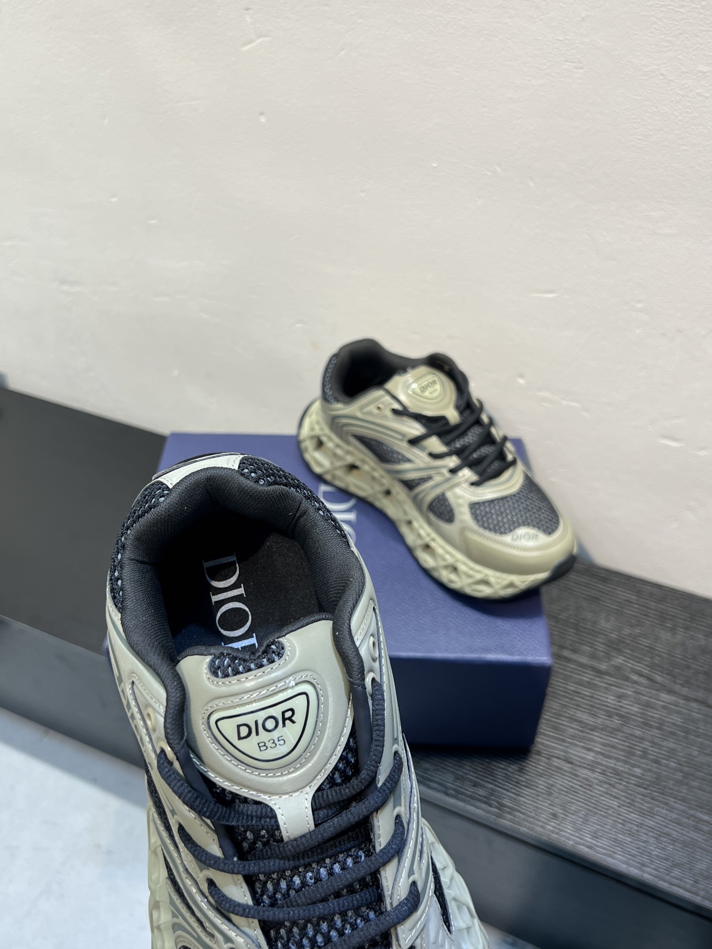 Dior