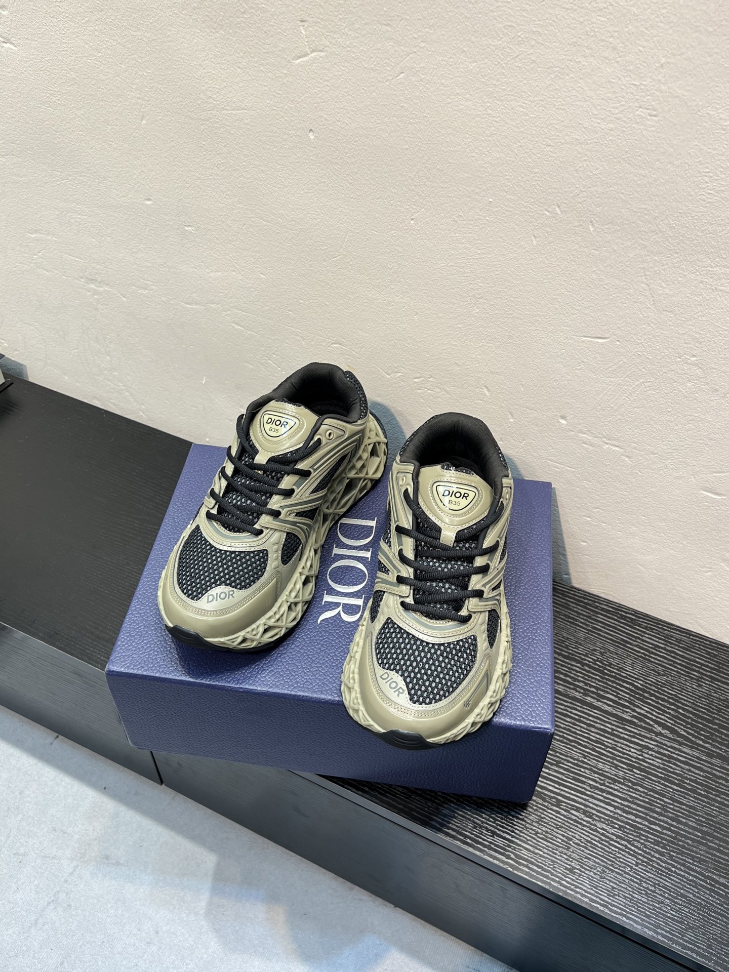 Dior