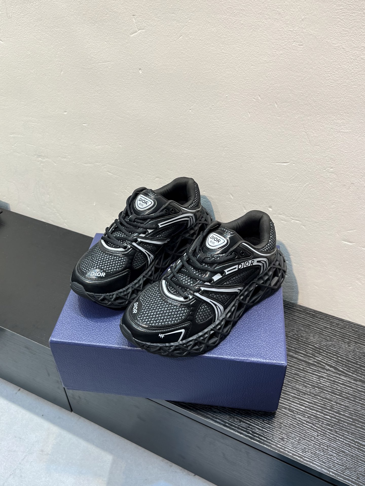 Dior