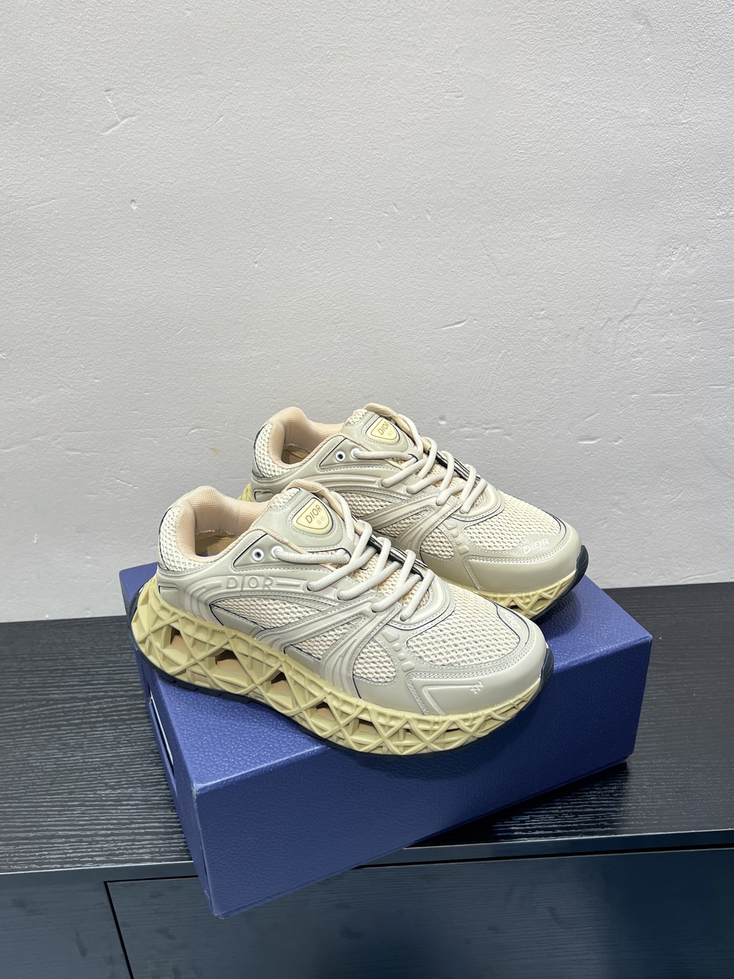 Dior