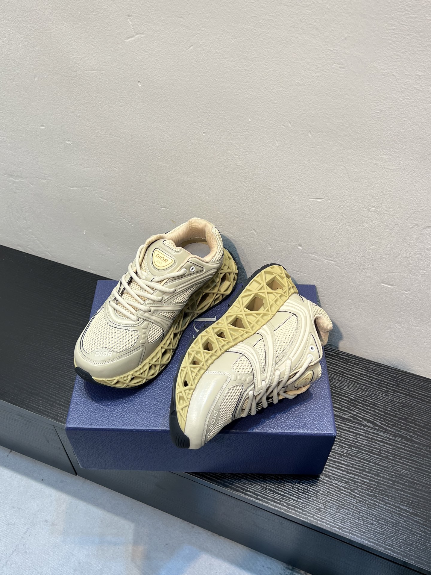 Dior