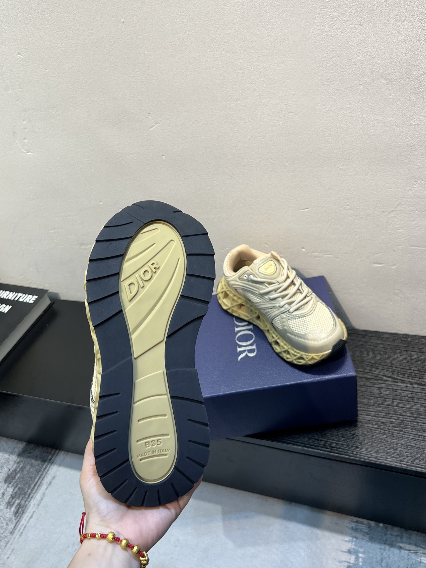Dior