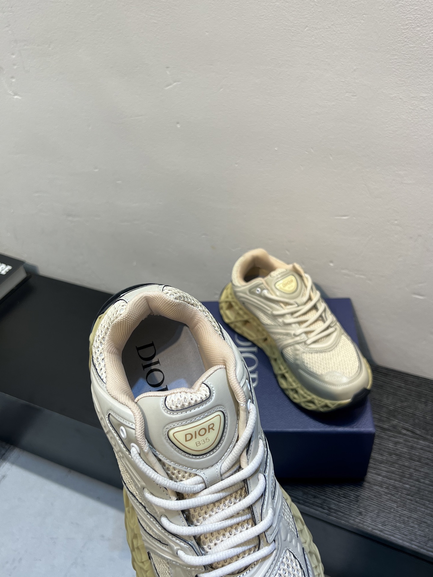Dior