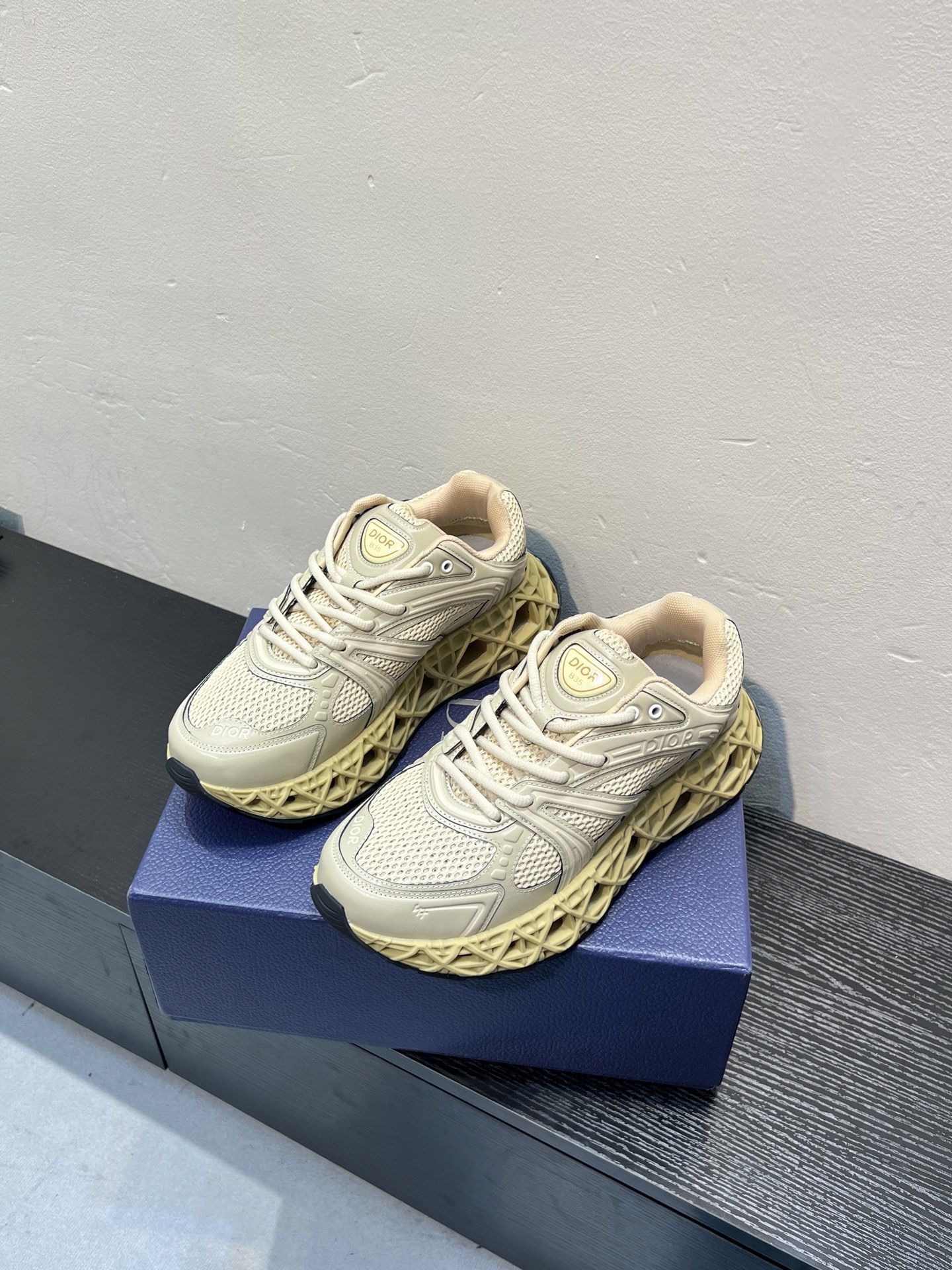 Dior